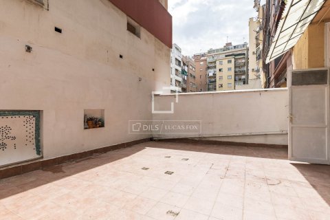 Apartamento de 4 dormitorios en venta en Barcelona, Cataluña, Spain № 7143 - foto 2