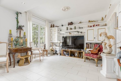 Apartamento de 4 dormitorios en venta en Barcelona, Cataluña, Spain № 7143