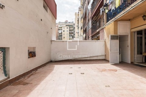 Apartamento de 4 dormitorios en venta en Barcelona, Cataluña, Spain № 7143 - foto 3