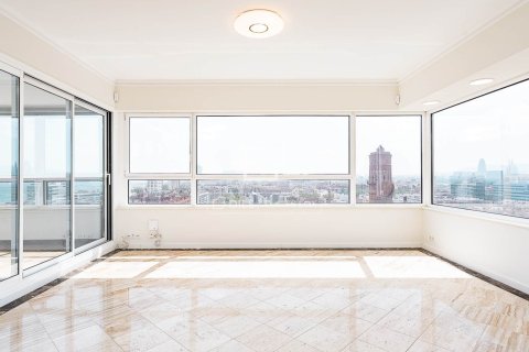 Apartamento de 3 dormitorios en venta en Barcelona, Cataluña, Spain № 7142 - foto 5