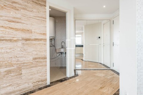 Apartamento de 3 dormitorios en venta en Barcelona, Cataluña, Spain № 7142 - foto 25