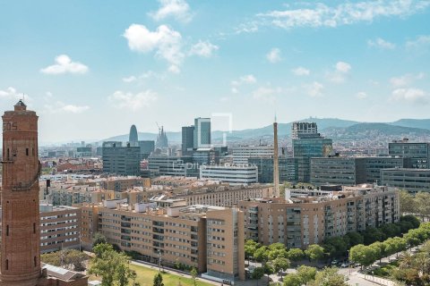 Apartamento de 3 dormitorios en venta en Barcelona, Cataluña, Spain № 7142 - foto 16