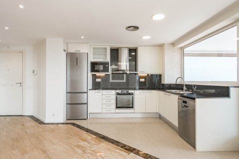 Apartamento de 3 dormitorios en venta en Barcelona, Cataluña, Spain № 7142 - foto 22