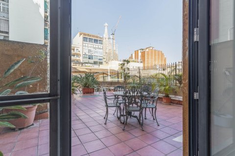 Купить квартиру в Барселона, Испания с 3 спальни, 149м², № 7144 - фото 2