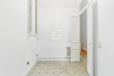 Купить квартиру в Барселона, Испания с 3 спальни, 149м², № 7144 - фото 17