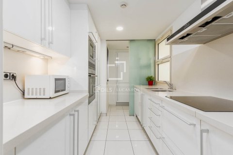 4 bedrooms apartment for sale in Barcelona, Catalonia, Spain № 3799 - photo 14
