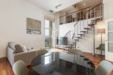 Apartamento de 4 dormitorios en venta en Barcelona, Cataluña, Spain № 3799