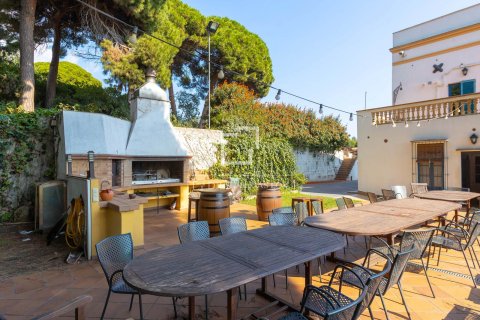 13 bedrooms villa for sale in Arenys de Mar, Barcelona, Catalonia, Spain № 3797 - photo 19