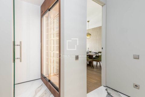 Apartamento de 6 dormitorios en venta en Barcelona, Cataluña, Spain № 4346 - foto 16