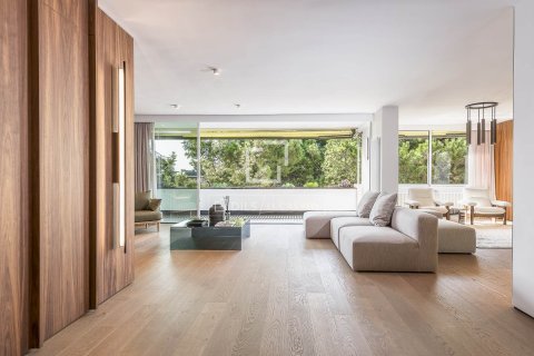 Apartamento de 6 dormitorios en venta en Barcelona, Cataluña, Spain № 4346 - foto 4