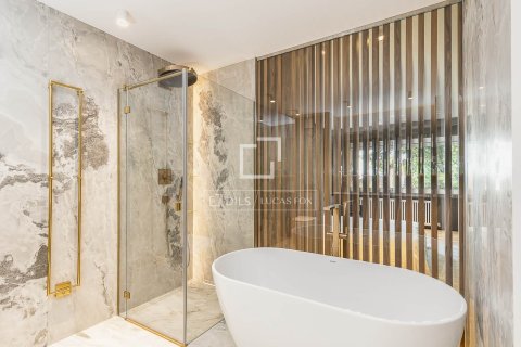 Apartamento de 6 dormitorios en venta en Barcelona, Cataluña, Spain № 4346 - foto 30