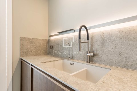 Apartamento de 6 dormitorios en venta en Barcelona, Cataluña, Spain № 4346 - foto 18