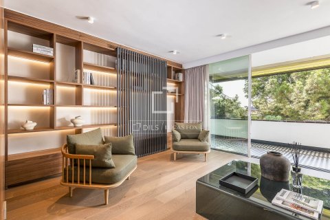 Apartamento de 6 dormitorios en venta en Barcelona, Cataluña, Spain № 4346