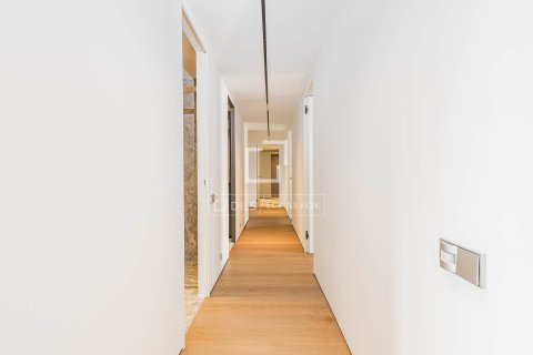 Apartamento de 6 dormitorios en venta en Barcelona, Cataluña, Spain № 4346 - foto 21