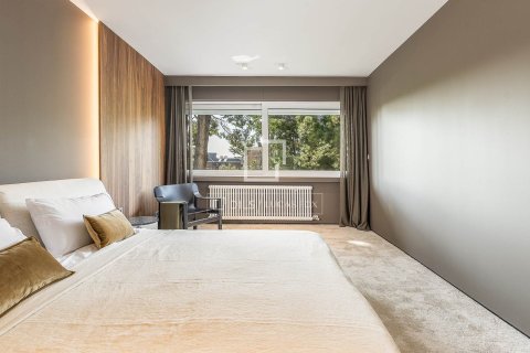 Apartamento de 6 dormitorios en venta en Barcelona, Cataluña, Spain № 4346 - foto 23