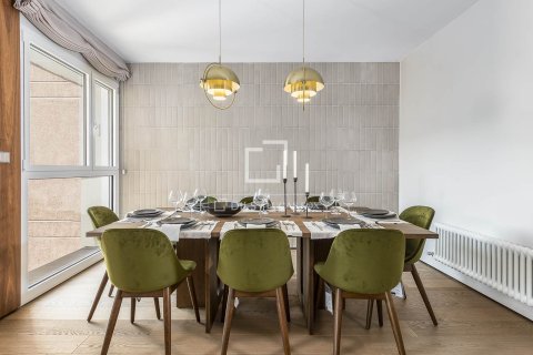 Apartamento de 6 dormitorios en venta en Barcelona, Cataluña, Spain № 4346 - foto 14