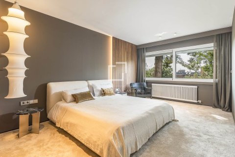 Apartamento de 6 dormitorios en venta en Barcelona, Cataluña, Spain № 4346 - foto 22