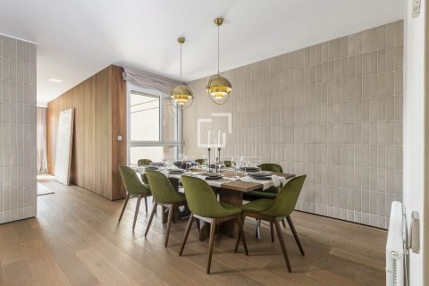 Apartamento de 6 dormitorios en venta en Barcelona, Cataluña, Spain № 4346 - foto 12