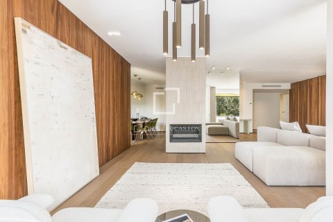 Apartamento de 6 dormitorios en venta en Barcelona, Cataluña, Spain № 4346 - foto 7