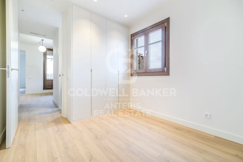Ático de 2 dormitorios en venta en Barcelona, Cataluña, Spain № 5346 - foto 17