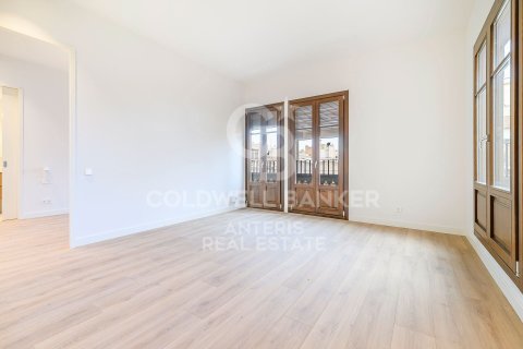 Ático de 2 dormitorios en venta en Barcelona, Cataluña, Spain № 5346 - foto 8