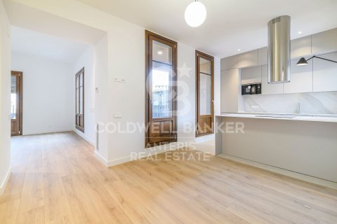 Ático de 2 dormitorios en venta en Barcelona, Cataluña, Spain № 5346 - foto 5