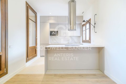 Ático de 2 dormitorios en venta en Barcelona, Cataluña, Spain № 5346 - foto 6