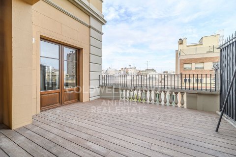 Ático de 2 dormitorios en venta en Barcelona, Cataluña, Spain № 5346 - foto 11