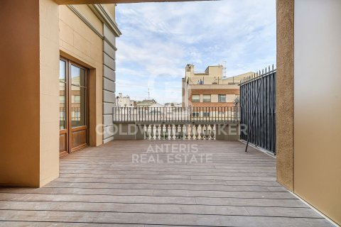 Ático de 2 dormitorios en venta en Barcelona, Cataluña, Spain № 5346 - foto 10