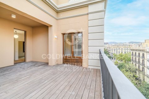 Ático de 2 dormitorios en venta en Barcelona, Cataluña, Spain № 5346 - foto 2