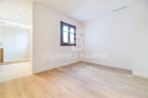 Ático de 3 dormitorios en venta en Barcelona, Cataluña, Spain № 5349 - foto 20