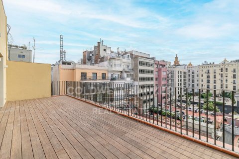 Ático de 3 dormitorios en venta en Barcelona, Cataluña, Spain № 5349 - foto 2
