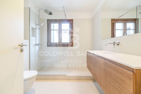 Ático de 3 dormitorios en venta en Barcelona, Cataluña, Spain № 5349 - foto 17