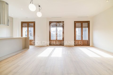 Ático de 3 dormitorios en venta en Barcelona, Cataluña, Spain № 5349 - foto 5