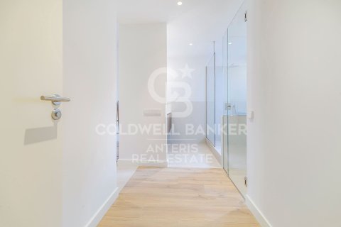 Ático de 3 dormitorios en venta en Barcelona, Cataluña, Spain № 5349 - foto 12
