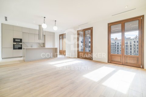 Ático de 3 dormitorios en venta en Barcelona, Cataluña, Spain № 5349 - foto 8