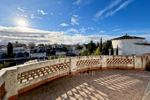 Сasa de 3 dormitorios en venta en Empuriabrava, Gerona, Cataluña, Spain № 5343 - foto 23