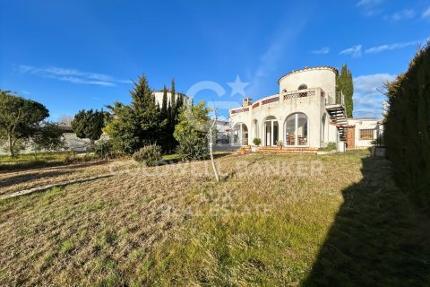 Сasa de 3 dormitorios en venta en Empuriabrava, Gerona, Cataluña, Spain № 5343 - foto 2