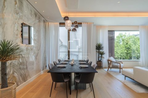 Купить квартиру в Барселона, Испания с 2 спальни, 186м², № 7265 - фото 28