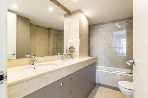 Купить квартиру в Барселона, Испания с 3 спальни, 97м², № 7266 - фото 25