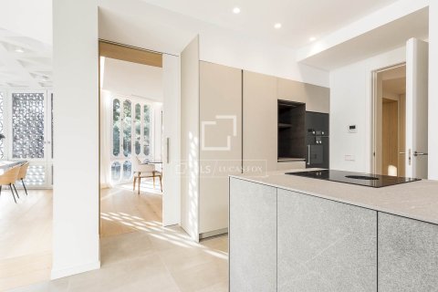 Apartamento de 5 dormitorios en venta en Barcelona, Cataluña, Spain № 4350 - foto 20