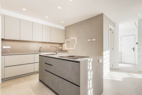Apartamento de 5 dormitorios en venta en Barcelona, Cataluña, Spain № 4350 - foto 19