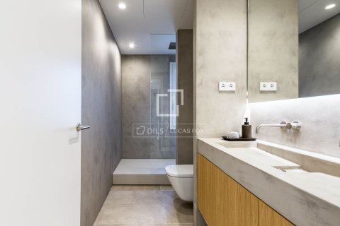 Apartamento de 5 dormitorios en venta en Barcelona, Cataluña, Spain № 4350 - foto 28