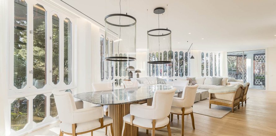 Apartamento de 5 dormitorios en venta en Barcelona, Cataluña, Spain № 4350