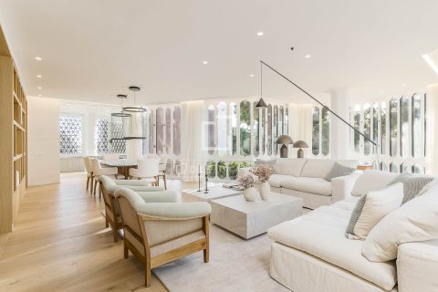 Apartamento de 5 dormitorios en venta en Barcelona, Cataluña, Spain № 4350 - foto 9