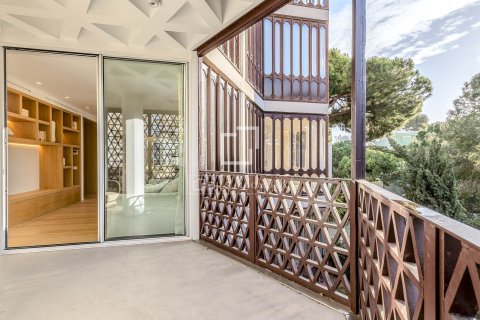 Apartamento de 5 dormitorios en venta en Barcelona, Cataluña, Spain № 4350 - foto 4