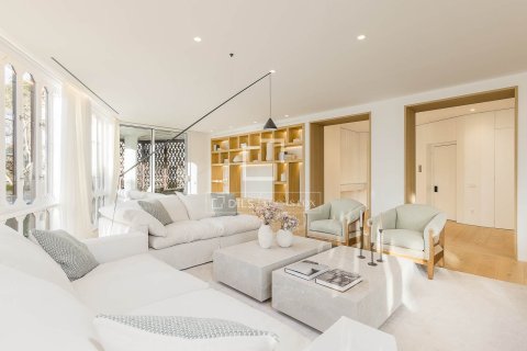 Apartamento de 5 dormitorios en venta en Barcelona, Cataluña, Spain № 4350 - foto 11