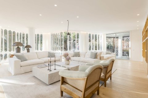 Apartamento de 5 dormitorios en venta en Barcelona, Cataluña, Spain № 4350 - foto 13