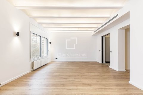 Купить квартиру в Барселона, Испания с 3 спальни, 152м², № 4349 - фото 2