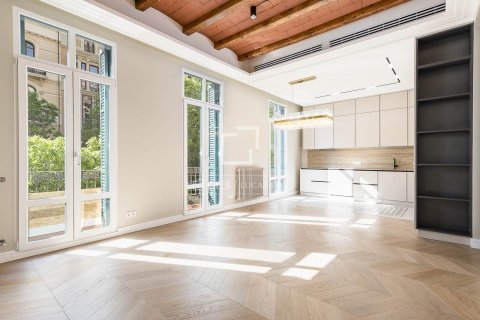 Apartamento de 3 dormitorios en venta en Barcelona, Cataluña, Spain № 4351